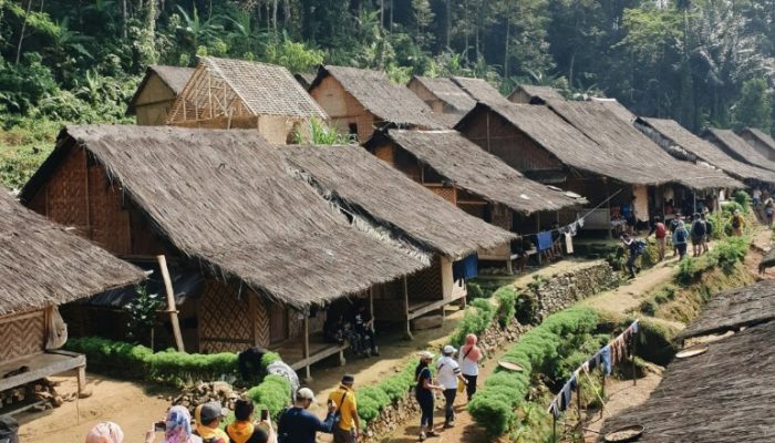 Menelaah Peluang dan Ancaman dari Seni Kehidupan Suku Baduy