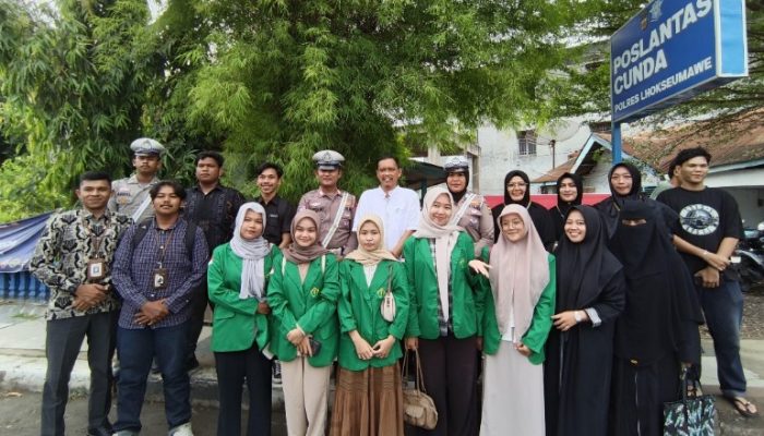 Jumat Berbagi : Kolaborasi Sosial Ormawa FH, Jumat Barokah Lhokseumawe , dan Satlantas Lhokseumawe