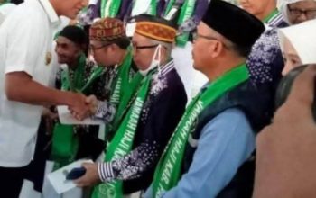 Bupati Penukal Ababa Lematang Ilir, Melepas Keberangkatan 32 Jama’ah Haji Tahun 2025