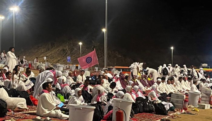 Usai Wukuf, Ratusan Ribu Jemaah Indonesia Padati Muzdalifah