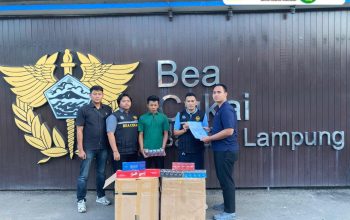 Sat Reskrim Polres Lampung Utara Amankan Penjual Rokok Ilegal. 25.800 Batang Di Sita Sat Reskrim Polres Lampung Utara Amankan Penjual Rokok Ilegal. 25.800 Batang Di Sita