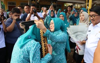 Bupati Lampung Utara  DR. IR. H. Hamartoni Ahadis, M.SI Dan Ketua TP-PKK  DRG, Meri Farida Hamartoni  Sambut Kunjungan Kerja Ketua TP -PKK Provinsi  Lampung