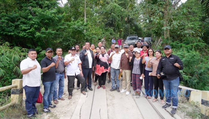 Bupati Karo Tinjau Jembatan Rusak Di Kutaraja Tegaskan Percepatan Perbaikan