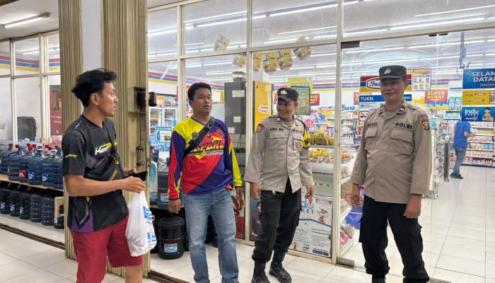 GEBER KRYD! POLSEK TALANG UBI RAZIA MALAM, BUBARKAN ANAK NONGKRONG DAN CEK TITIK RAWAN KRIMINALITAS