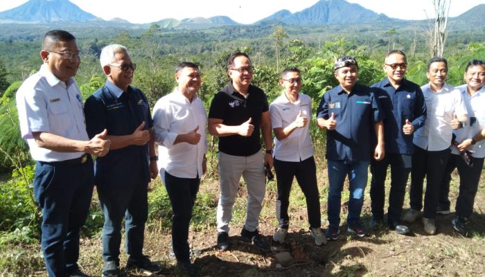 Perkuat Ekonomi Desa Sesuai Asta Cita, Wakil Menteri BUMN Tinjau Program Kemitraan Kopi Perhutani di Bondowoso