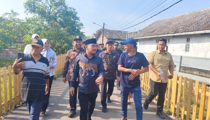 Bupati Bekasi Kunjungi Program Kampung Bersih Ciranggon, Mbah Goen Ucapkan Terima Kasih