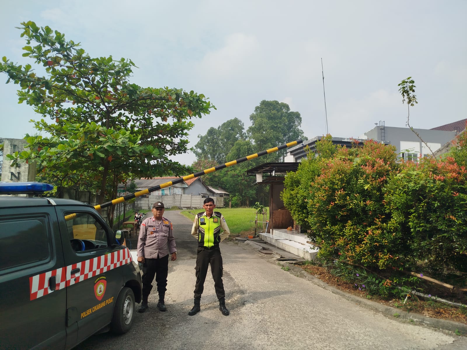 Polsek Cikarang Pusat Laksanakan Patroli Mobile untuk Antisipasi Gangguan Keamanan