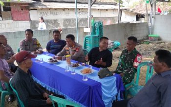 Kapolsek Tambelang dan Masyarakat Gelar Jum’at Curhat di Desa Suka Wijaya, Irigasi dan Nongkrong nya Pelajar jadi Sorotan