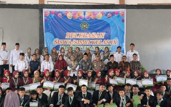 Kapolsek Talang Ubi Hadiri Acara Kelulusan MTS YPII, Kapolres PALI Tekankan Peran Strategis Generasi Muda