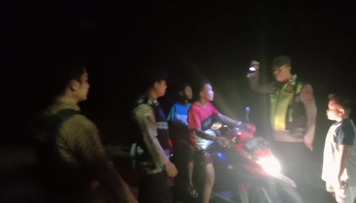 Razia Malam Polsek Penukal Utara: Remaja Diburu Imbauan, Pengendara Tak Tertib Kena Semprit