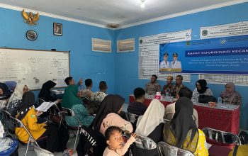 Polsek Talang Ubi Menghadiri Rapat Koordinasi Kecamatan Dalam Rangka Pelaksanaan Mekanisme Operasional Program Bangga Kencana (Pembangunan Keluarga, Kependudukan, dan Keluarga Berencana) Yang digelar di Gedung Dinas PPKB PPPA Kelurahan Handayani