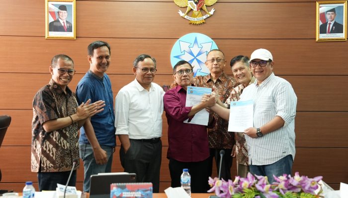 Plt Ilegal !! Disaksikan Ketua Dewan Pers, PWI Akhirnya Tandatangani Panitia Bersama Kongres Persatuan