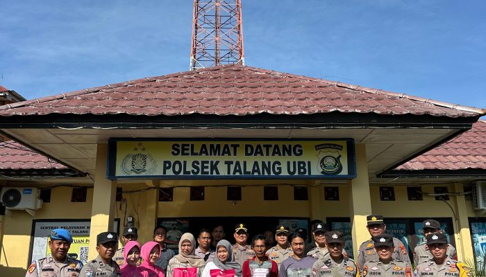 Polsek Talang Ubi Salurkan 50 Paket Sembako dalam Baksos HUT Bhayangkara ke-79: Wujud Nyata Kepedulian Polri terhadap Masyarakat