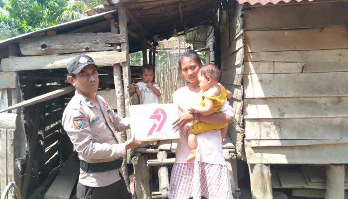 Polsek Tanah Abang Salurkan 50 Paket Sembako dalam Rangka HUT Bhayangkara ke-79: Wujud Kepedulian Polri kepada Masyarakat Kurang Mampu