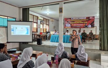 100 Pelajar SMAN 1 Cibitung Ikuti Penyuluhan Anti Narkoba dari Polsek Cikarang Barat 100 Pelajar SMAN 1 Cibitung Ikuti Penyuluhan Anti Narkoba dari Polsek Cikarang Barat