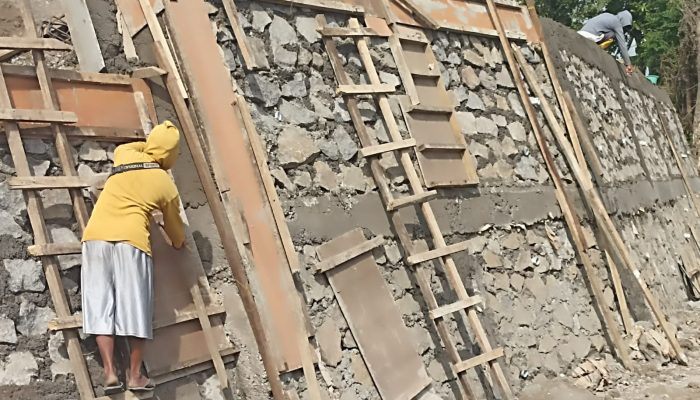 Warga Pertanyakan Resiko Keselamatan Pekerja CV Shasmecka Jaya di Proyek Jembatan Bondowoso