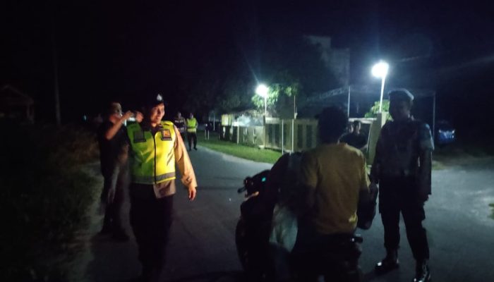 Polsek Penukal Utara Gelar Razia Terpadu Cegah 3C dan Pekat, 12 Pengendara Diberi Teguran