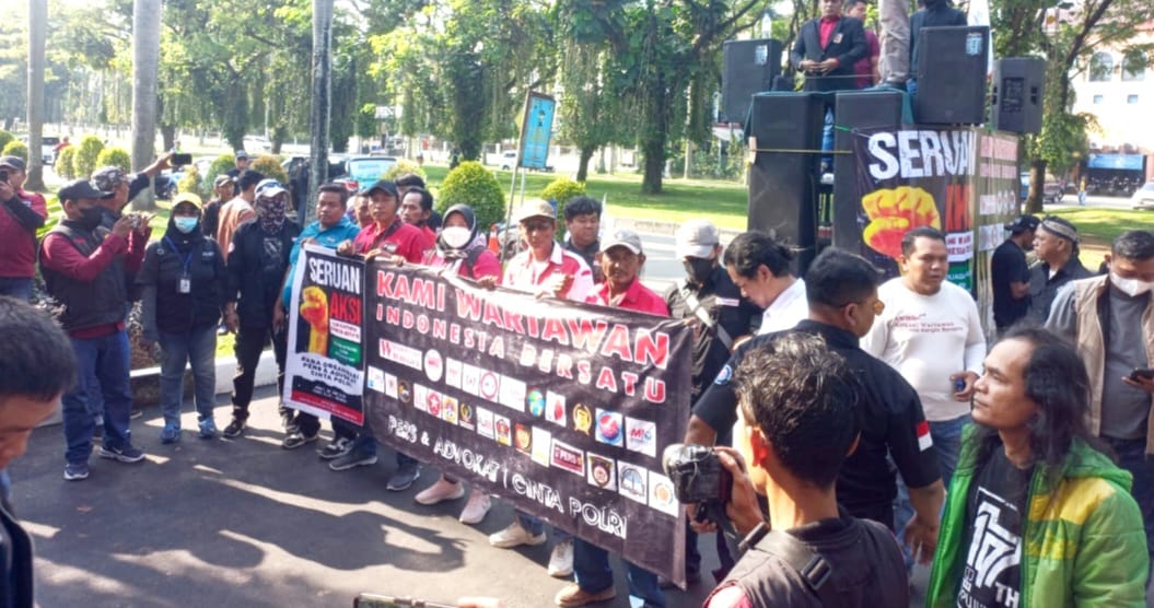 26 Organisasi Pers dan Advokat Minta Kapolres Metro Bekasi Jaga Sinergitas Terhadap Jurnalis 26 Organisasi Pers dan Advokat Minta Kapolres Metro Bekasi Jaga Sinergitas Terhadap Jurnalis