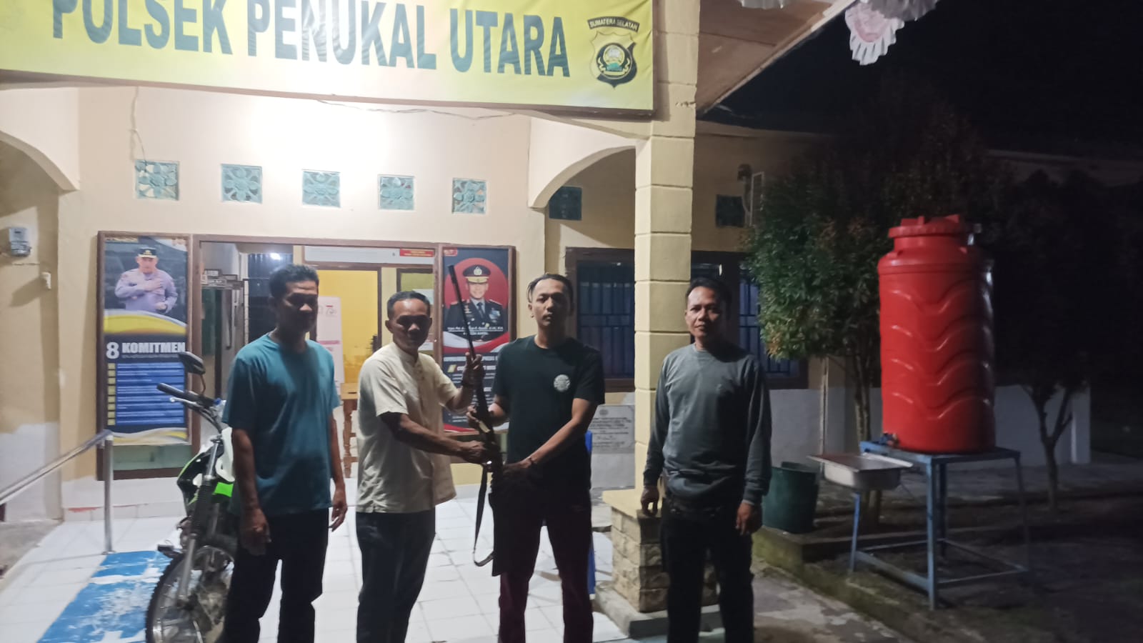 Wujud Sinergi Masyarakat Dukung Ops Senpi Musi 2025,Warga Serahkan Senpi