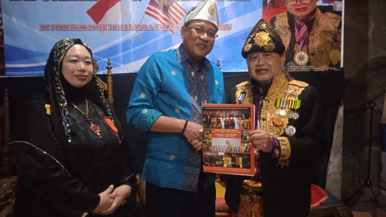 Silaturahmi Kerabat Agung Nusantara Ponco Darmono Terima Gelar dan Penghargaan