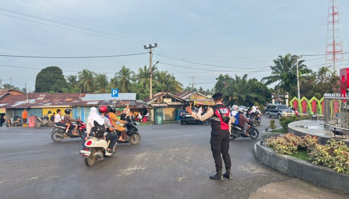 Sat Samapta Polres PALI Gelar Patroli Perintis Presisi, Pastikan Keamanan dan Kelancaran Lalu Lintas di Simpang Lima