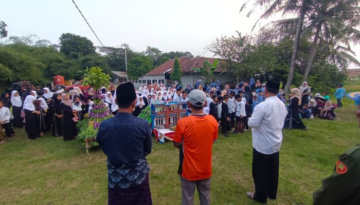 Kepala Desa Ridogalih Menangis Haru: Warga Mengantarkan Dondang Hasil Bumi dengan Cinta