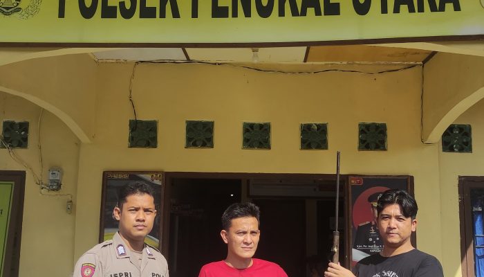 Wujudkan Kamtibmas Kondusif, Polsek Penukal Utara Terima Penyerahan Sukarela Senpi Rakitan dari Warga