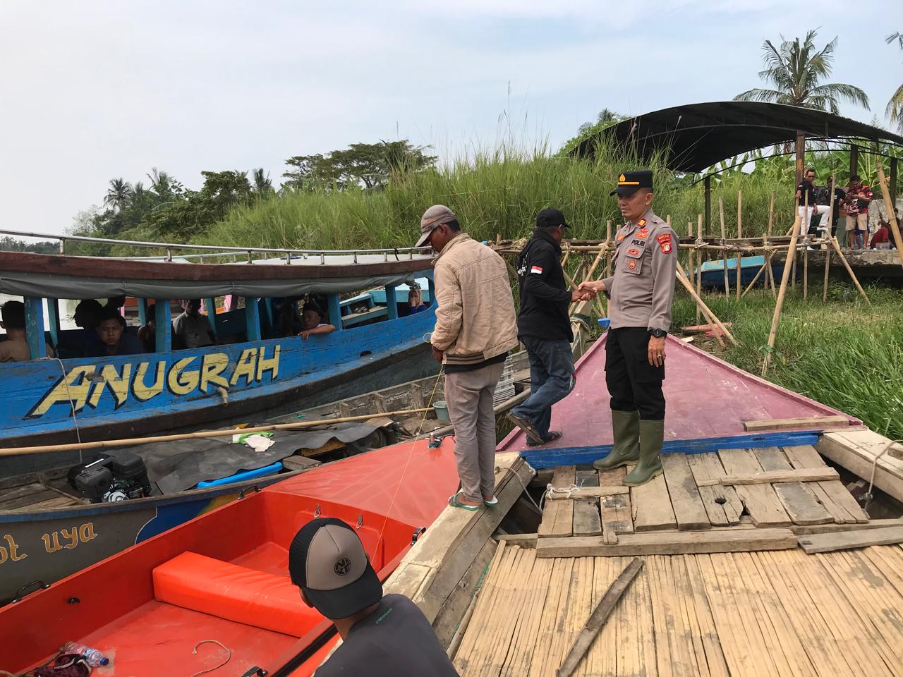 Pencarian Korban Tenggelam di Sungai Citarum, Polsek Muara Gembong Bersama Tim SAR Terus Lakukan Usaha Maksimal
