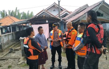 Kapolsek Muara Gembong Pimpin Langsung Evakuasi Korban Tenggelam di Citarum