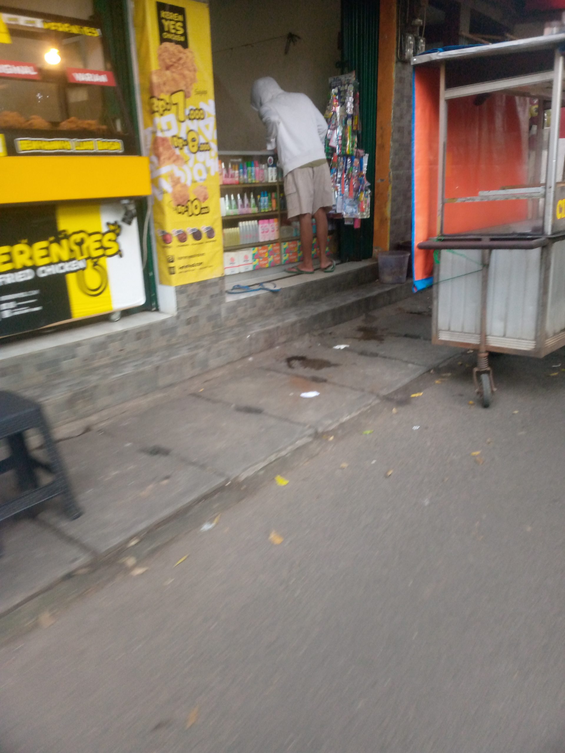 Belum Lama Digrebek, Toko Penjual Obat Tramadol Dekat Kantor Kelurahan Rawajati Kembali Buka