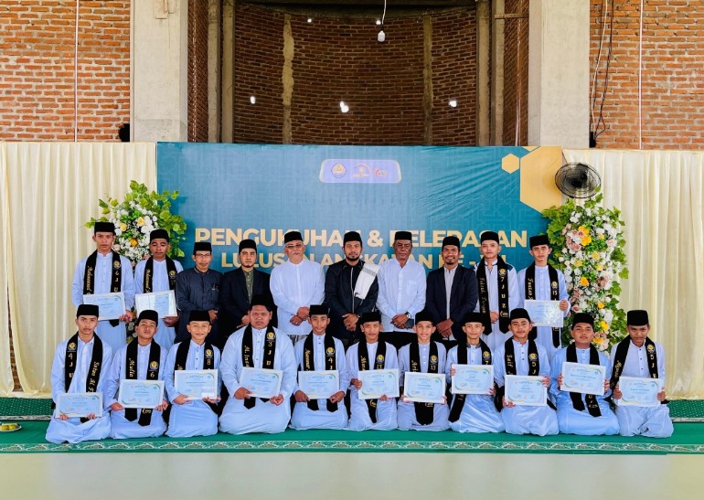 Ma’had An Nahla Lhokseumawe kukuhkan Santri/Wati Lulusan Angkatan Ke VII lengkap dengan penuh khidmat