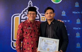 Fauzan Azima Raih Penghargaan Mahasiswa Kontributor Sosial terbaik Kampus uin sultanah nahrasiyah 2025