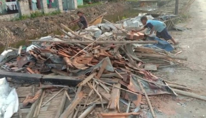 Pembongkaran Bangunan Liar di Karanggetak, Bekasi: Warga Merasa Tidak Adil