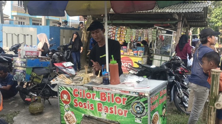 Pedagang Lokal Menuai Berkah di Acara Pordes Ridogalih