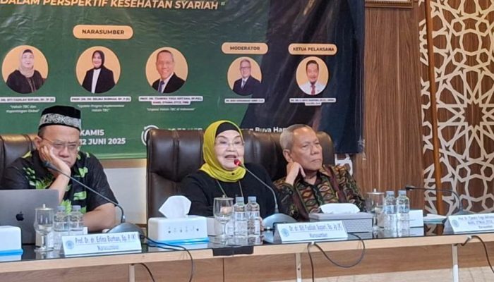 Mantan Menkes Siti Fadhilah Ingatkan Pemerintah Soal Dampak Vaksin TBC Bill Gates