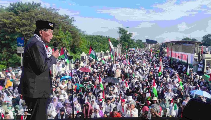 Ribuan Warga Bekasi Gelar Aksi Damai Bela Palestina, Ketum FUI : Berikan Doa dan Infak Terbaik 