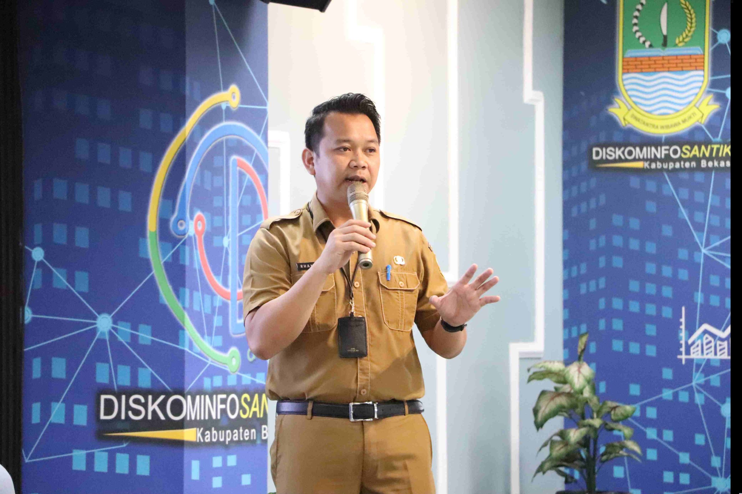 Diskominfosantik Optimalisasi dan Verifikasi Aduan Masyarakat Bekasi Melalui Lapor AA