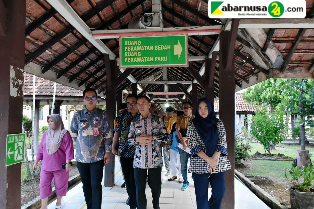 Wakil Bupati Lampung Utara Tinjau Bangunan Roboh Di RSUD Ryacudu