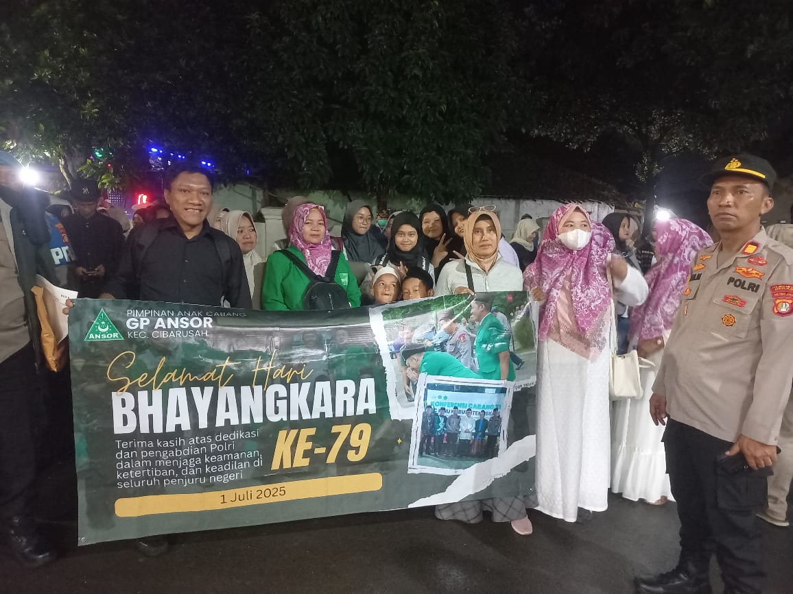 Polsek Cibarusah Amankan Keberangkatan Masa untuk Menghadiri Hari Bhayangkara ke-79 di Monas