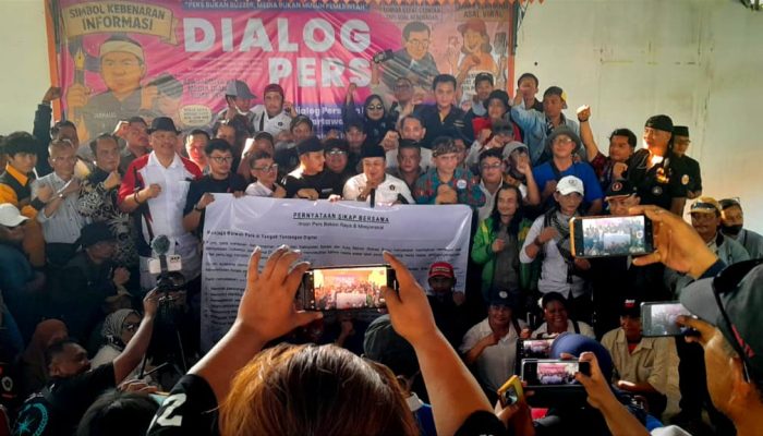 Insan Pers Bekasi Raya Gelar Dialog, Desak Gubernur Jabar Klarifikasi Pernyataan Kontroversial