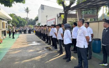Kapolsek Cikarang Barat Pimpin Apel Pagi, Tegaskan Komitmen Profesionalisme dan Pelayanan Prima kepada Masyarakat