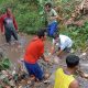 Pemerintah Desa Muara Dua Menggelar Gotong Royong Untuk Membersihkan Sungai Penyeluangan dan Lapangan