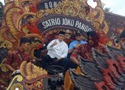 Ribuan Warga Desa Sukosari Kidul Arak Kepala Desa dan Camat Sumber Wringn Menuju Pesarean Bujuk Kerta