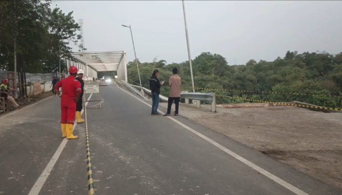 Diduga Gagal Konstruksi, Jembatan Cipamingkis Cibarusah Rawan Ambruk 