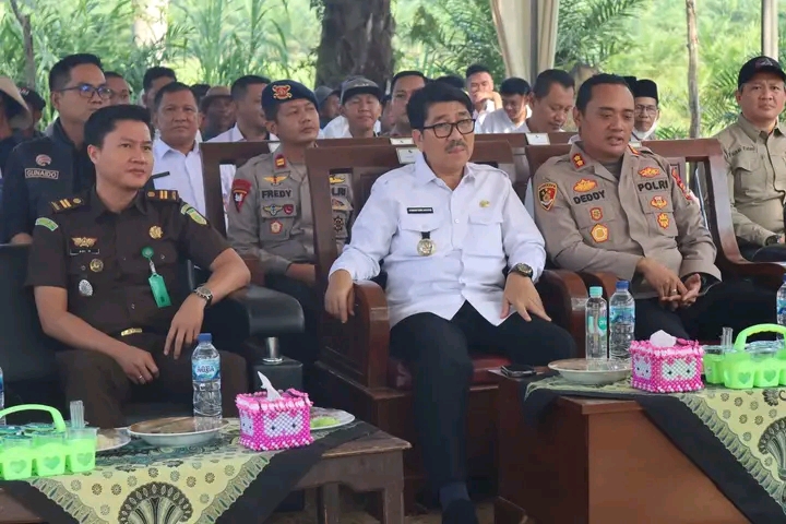 Bupati Lampung Utara Apresiasi Inisiatip Program Polres Dalam Program penanaman Jagung Serentak Untuk Ketahanan Pangan