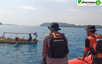 * Tiem SAR Cari Penumpang KMP Mufidah yang Jatuh Di Perairan Bakauheni * * Tiem SAR Cari Penumpang KMP Mufidah yang Jatuh Di Perairan Bakauheni *