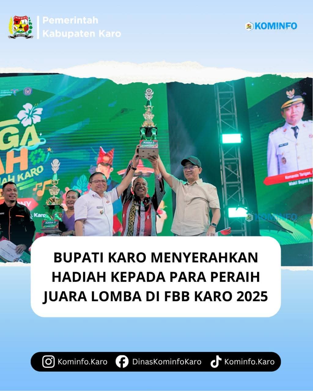 Bupati Karo Menyerahkan Hadiah Kepada Para Peraih Juara Lomba di FBB Karo 2025