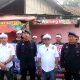 Aliansi Ormas Bekasi, SMSI dan Brimob Bagikan 2 Ribu Bendera Merah Putih untuk Pengendara Jalan