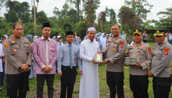 Polres PALI Tanam Jagung di Pesantren, Dorong Kemandirian Pangan dan Pemberdayaan Santri