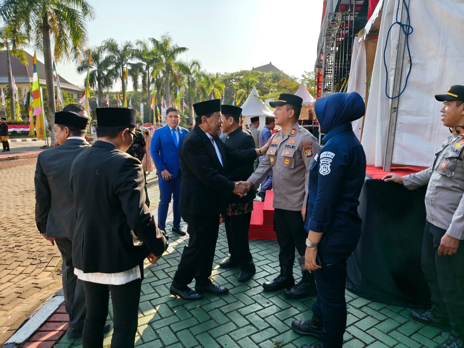 Kapolsek Cikarang Pusat Pimpin Pengamanan Upacara Hari Jadi Kabupaten Bekasi ke-75